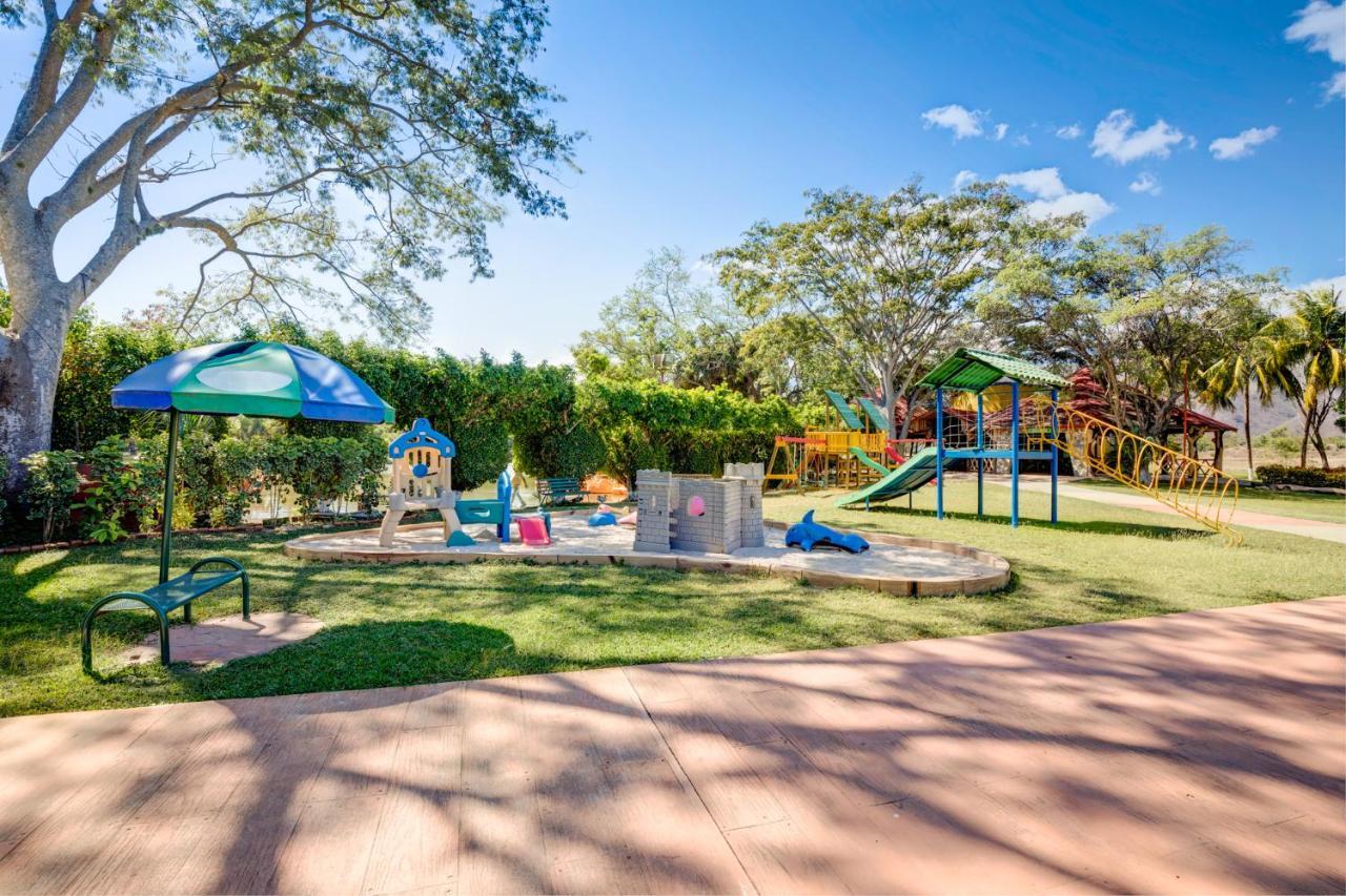 Resort Y Parque Acuatico Valle Dorado El Rosario Bagian luar foto