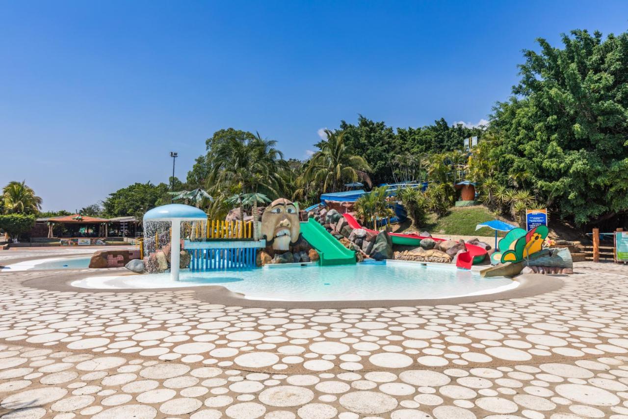 Resort Y Parque Acuatico Valle Dorado El Rosario Bagian luar foto